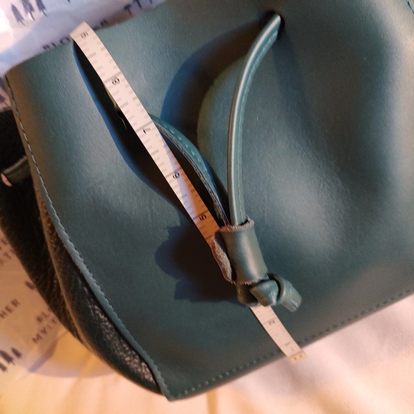 PLG Lagoon/Harbor Nest Bucket Bag - Picture 7 of 12